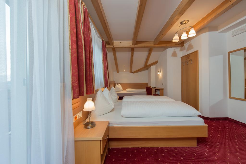 Hotel Garni Hochgruber Brunico Rom bilde