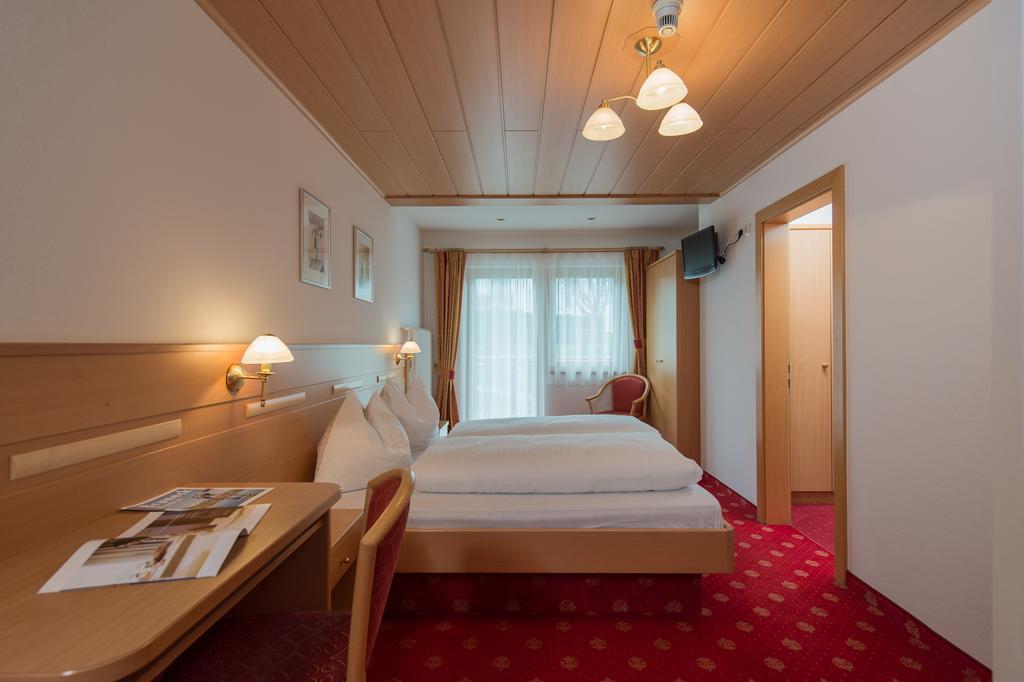 Hotel Garni Hochgruber Brunico Rom bilde